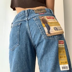 brand new with tags wrangler jeans !!